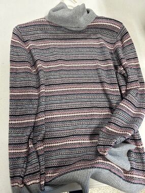 L.L.Bean Light Gray Sweater with Red and Navy Accent